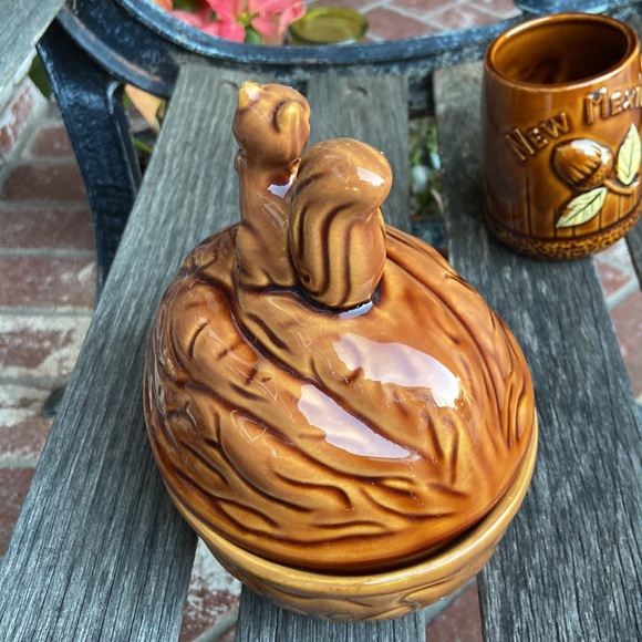 Vintage squirrel nut holder - Picture 2 of 5